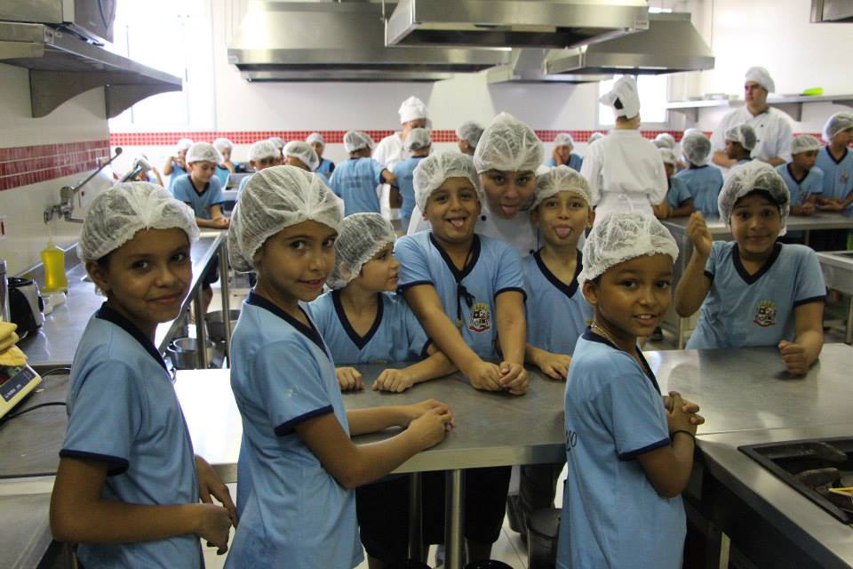 Alunos participam do Projeto chef kids na Unicesumar